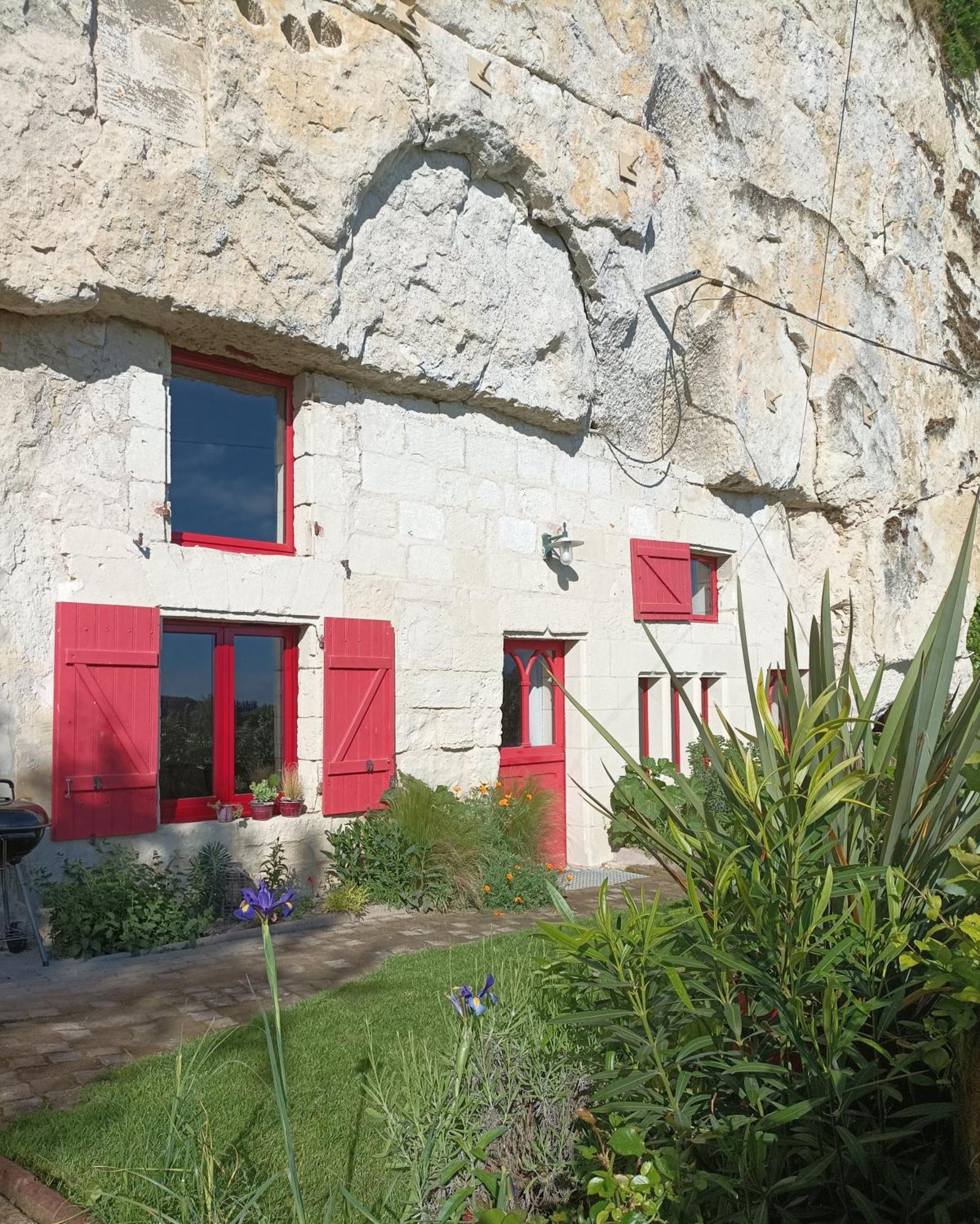Gite Des Perreyeurs - Maison Troglodyte Avec Vue Sur Loire Montsoreau Εξωτερικό φωτογραφία